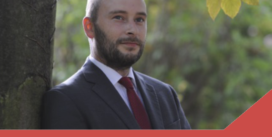 Dr. Eric Ballbach im Interview mit der AG 10-Fragen-an